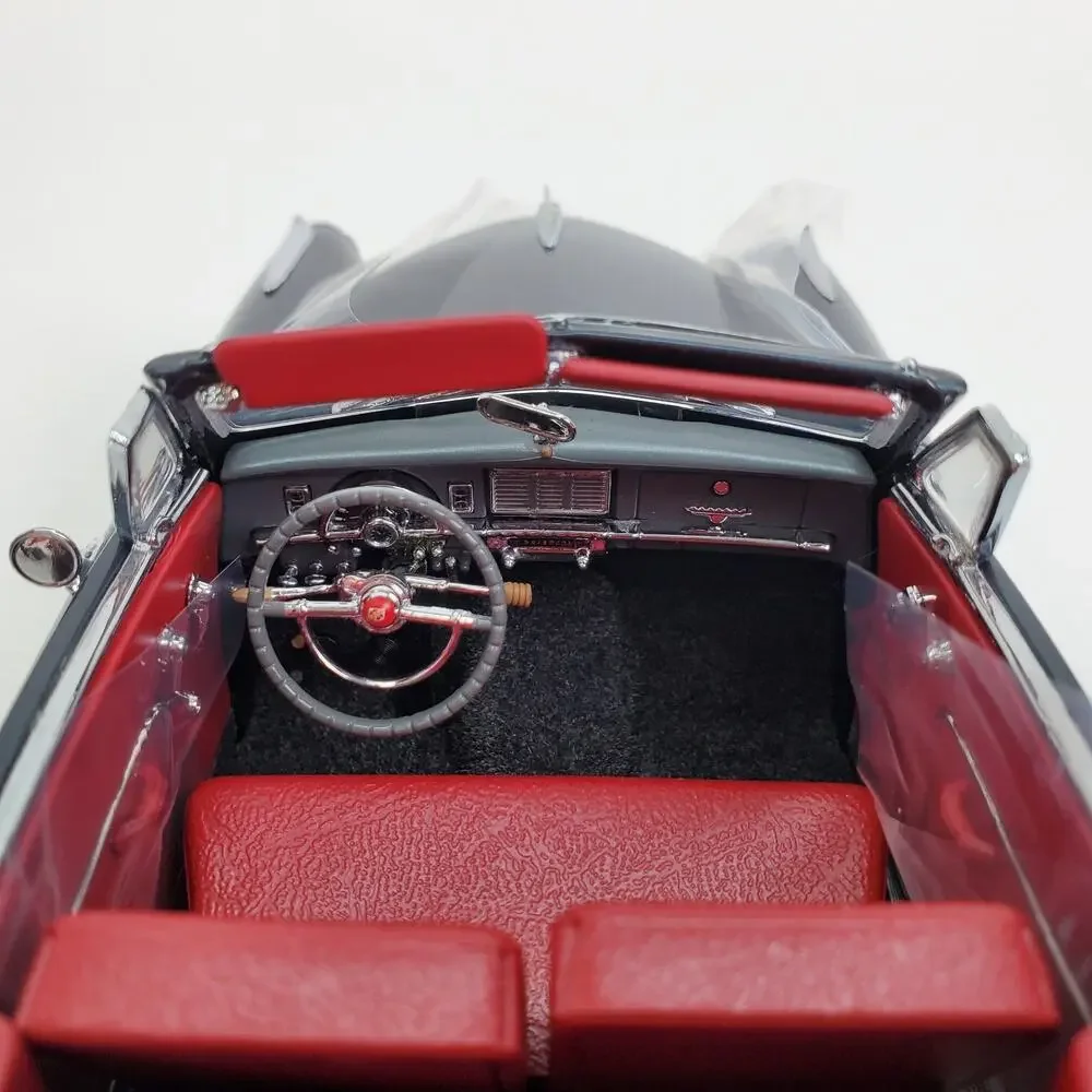 Danbury Mint 1950 Studebaker Champion Convertible 1:24 W/Title &‎ Display Case
